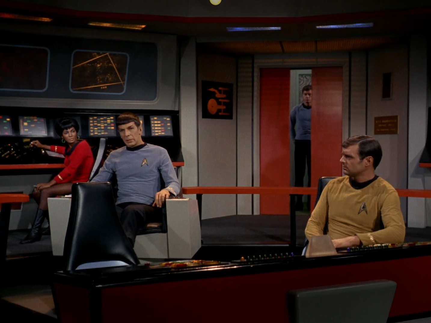 spock-takes-the-captains-chair